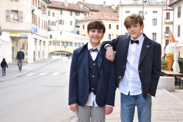 Ragazzi vestiti store eleganti